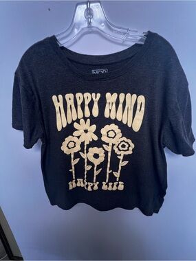 Modern Lux Black Tee with Yellow Logo size XL
“HAPPY MIND. HAPPY LIFE”.
